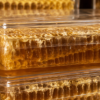miel en rayon, gros plan