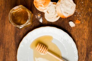 miel de prairie utilisé en cuisine sur des tartines