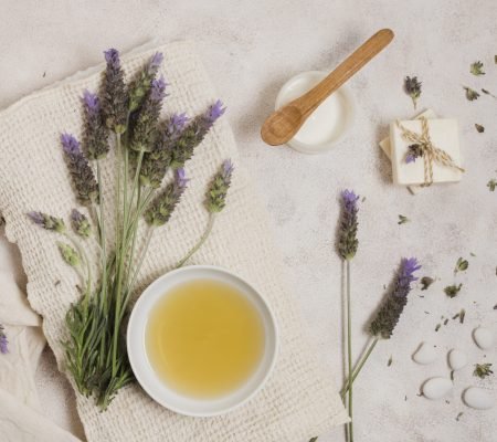 recette beauté maison : bain au miel de lavande, huile végétale et HE